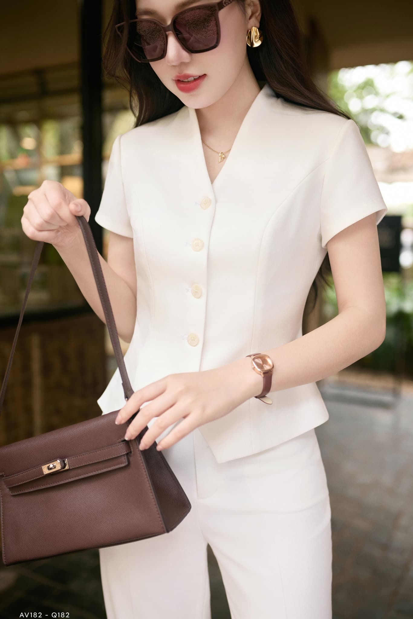 Quần ống rộng cạp cao màu trắng