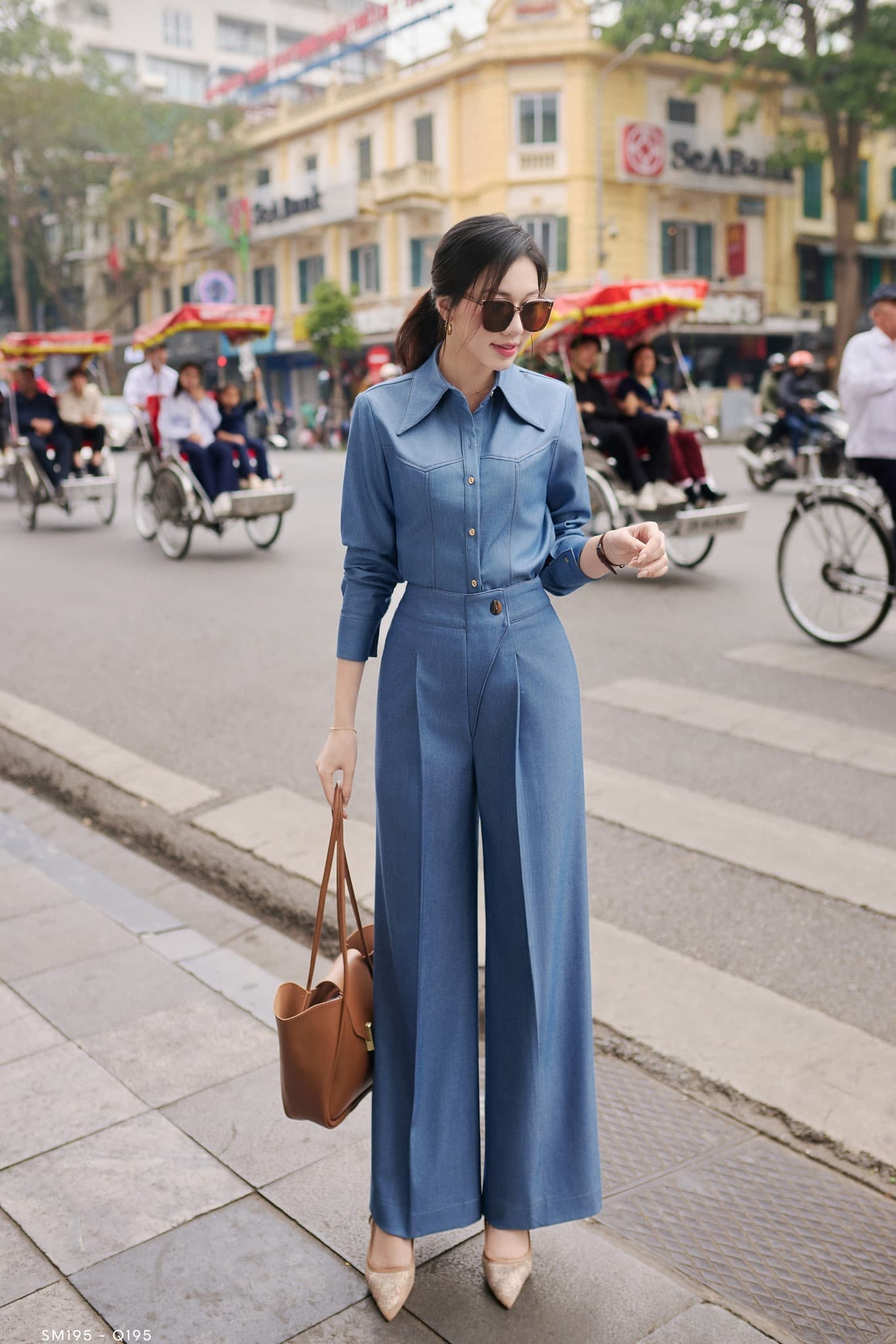Quần ống rộng cạp cao ly trước màu xanh denim