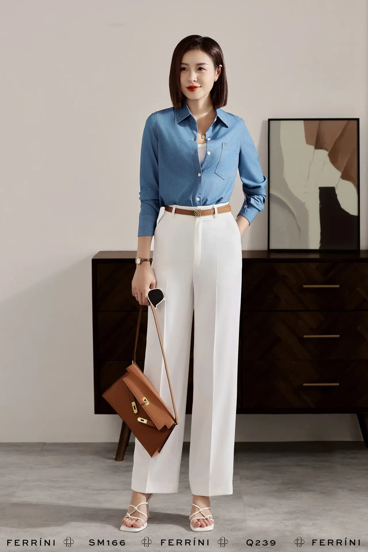 Quần ống rộng trắng cạp cao